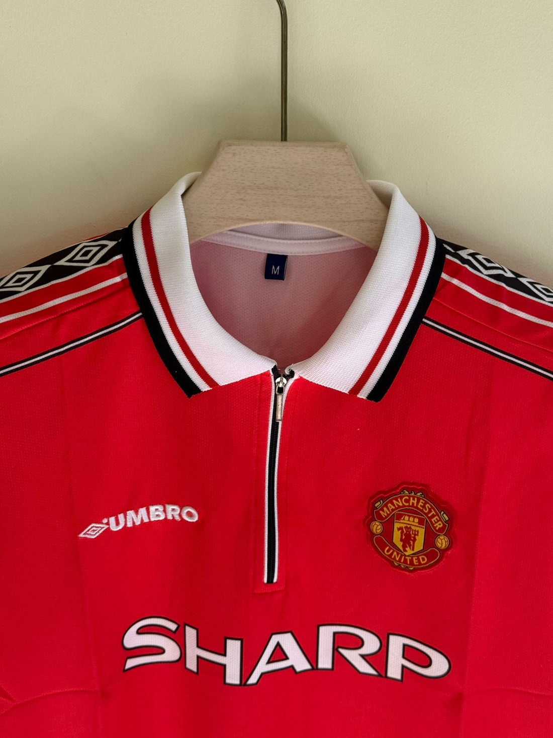 Manchester United Retro Home Jersey 1998/99 – Beckham #7 Edition