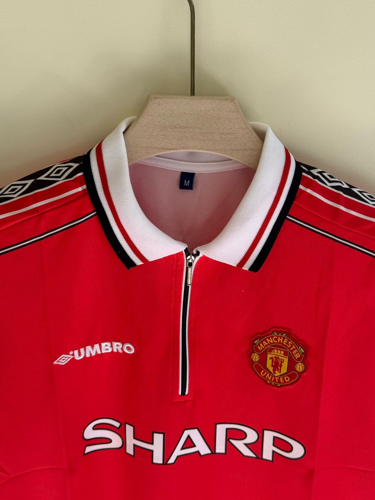 Manchester United Retro Home Jersey 1998/99 – Beckham #7 Edition